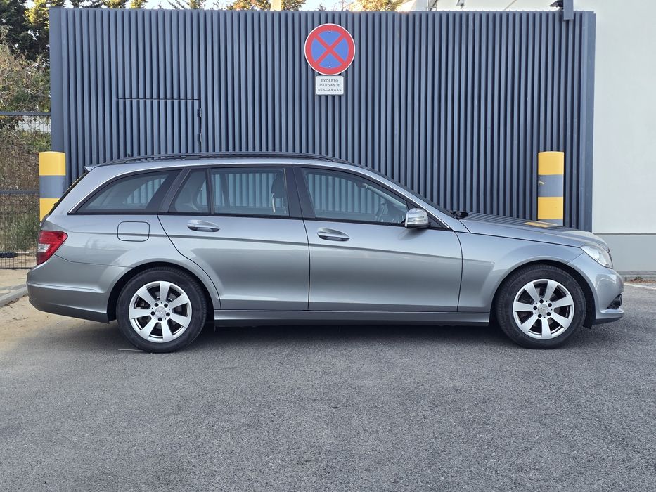 Mercedes-Benz C 200 — fotografia 8