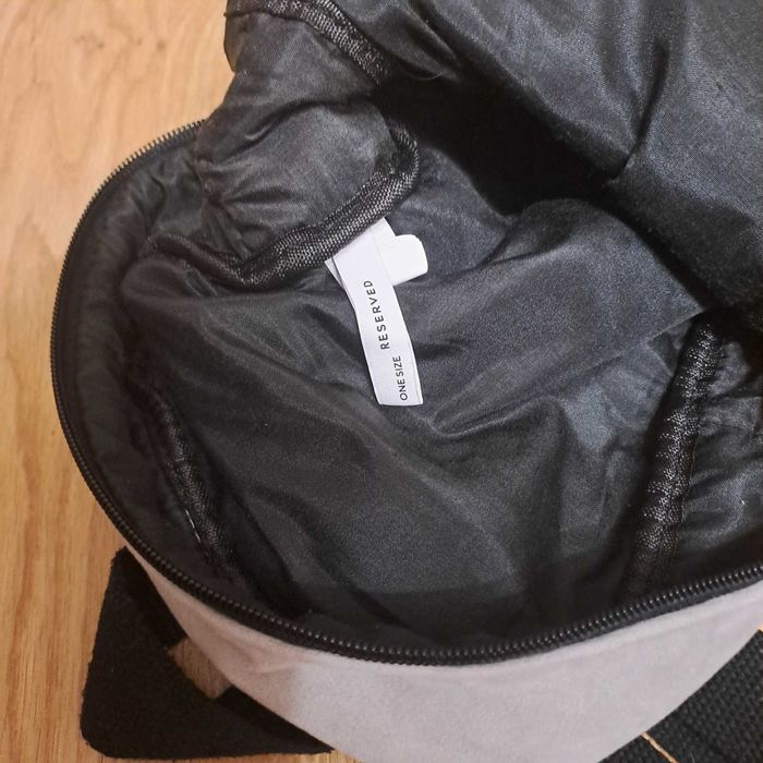 Plecak koala z pomponami szary Reserved