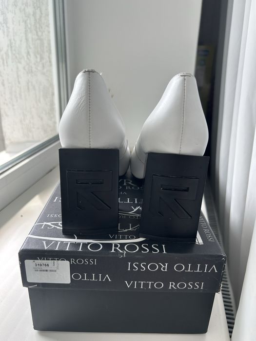 Туфлі шкіряні білі Vitto Rossi, розмір 40