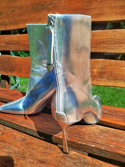 Nowe metaliczne botki srebrne na obcasie Primark 41