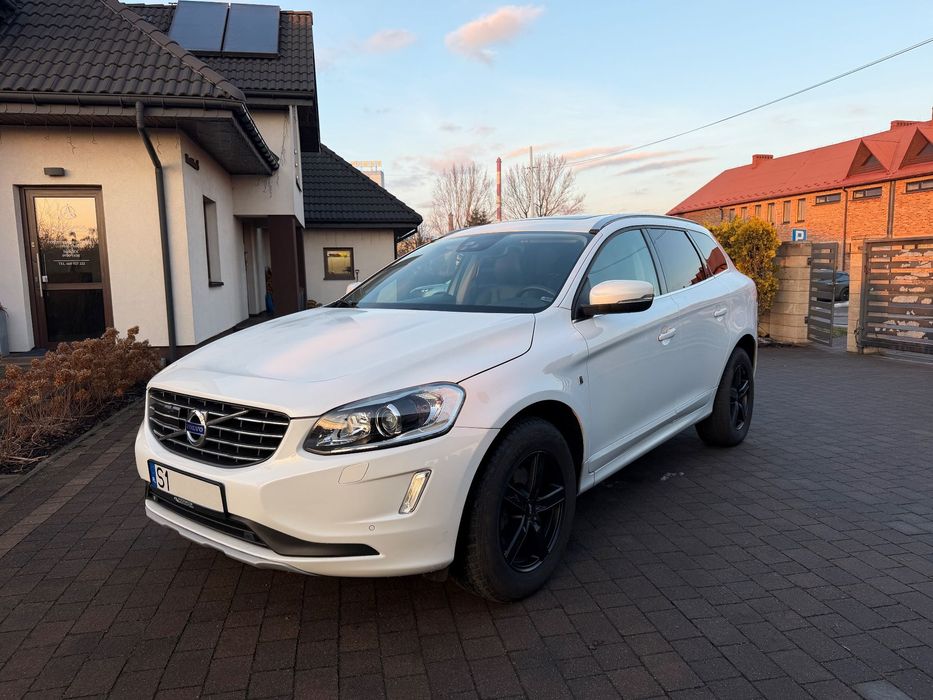 Volvo XC 60 Ocean Race Biała perła panorama xenon niski przebieg doskonały stan