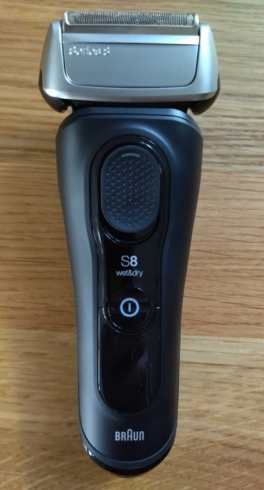 Nowa golarka Braun 8 model 8410s (komplet z ładowarką BEZ podstawki)