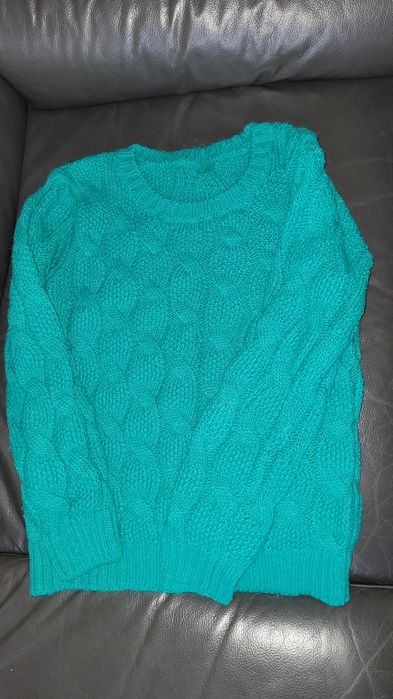 Теплий в'язаний светр