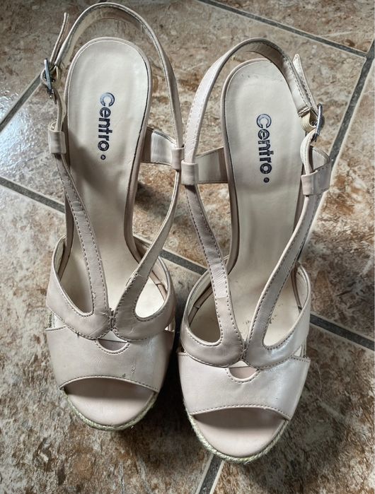 Подарую босоніжки