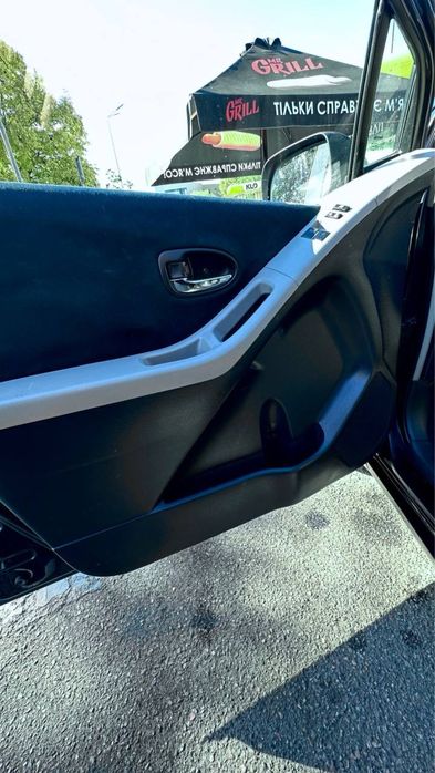 Yaris 1.33 бензин 2009 року