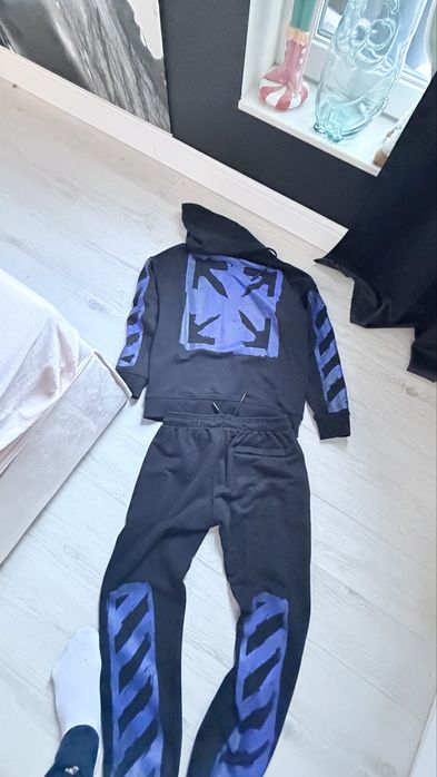 Dres off-white  super