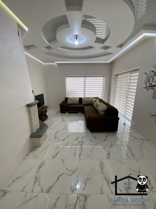 Продається чудовий будинок на два поверхи готовий до проживання.