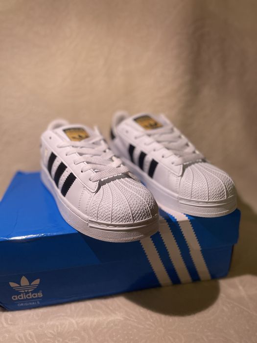 Adidas Superstar