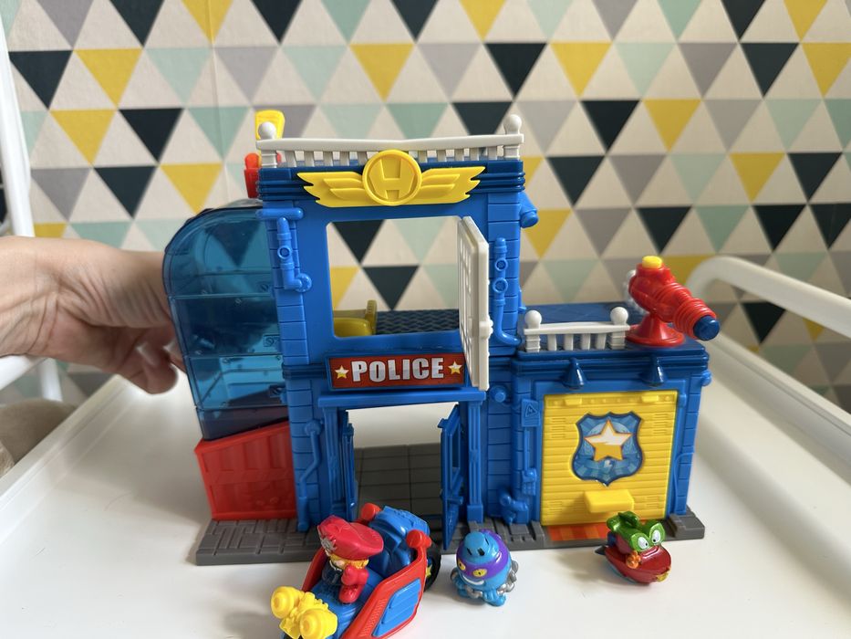 Magic Box Super Things Posterunek policji
