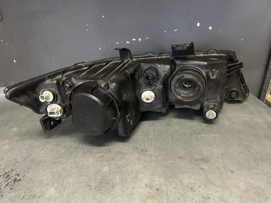 Lampa lewa przód Honda Accord VII lift 05-08r. xenon Europa oryginał