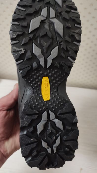 Продам кроссовки  мужские 44, 45 размере