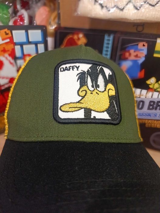Nowe Looney Tunes, modna czapka Kaczora Daffy'ego