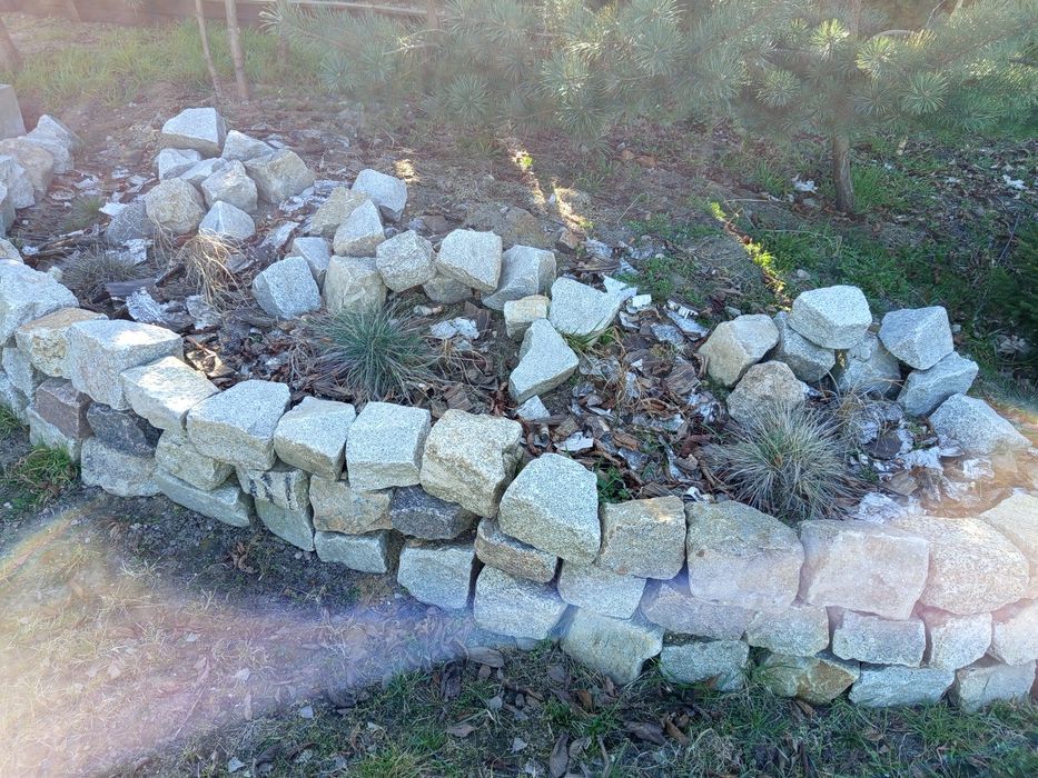 Kostka granit kamień do ogrodu skalniak