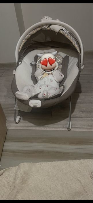 Укачуючий центр graco