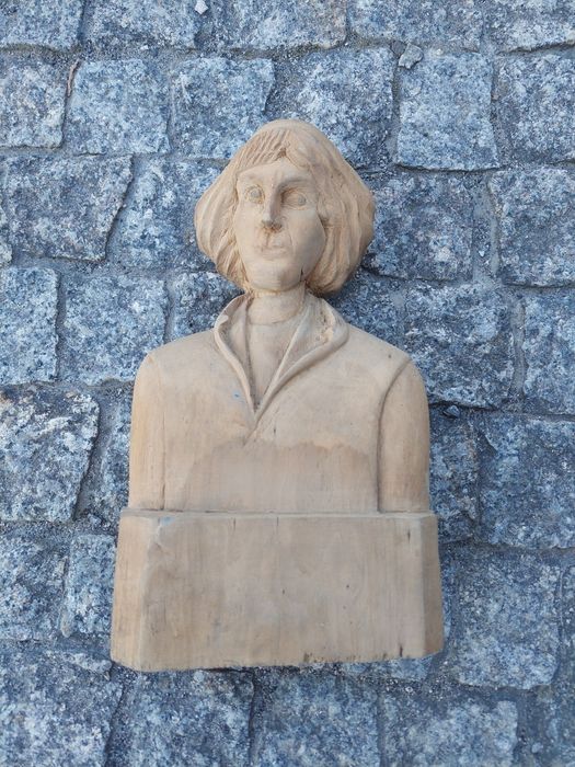 Rzeźba Mikołaj Kopernik z drewna
