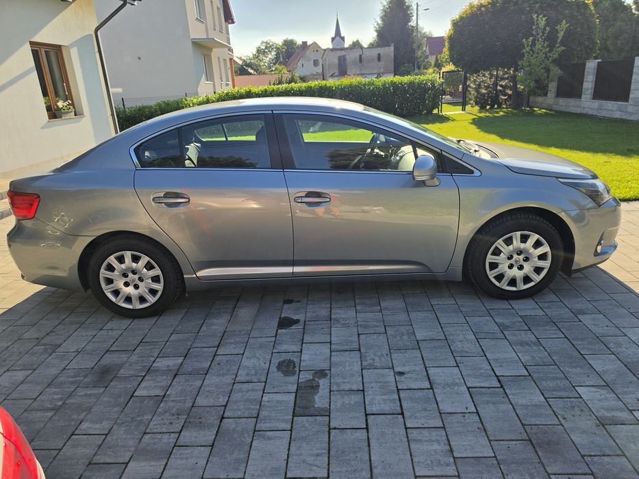 Toyota Avensis T27 1.8 Benzyna
