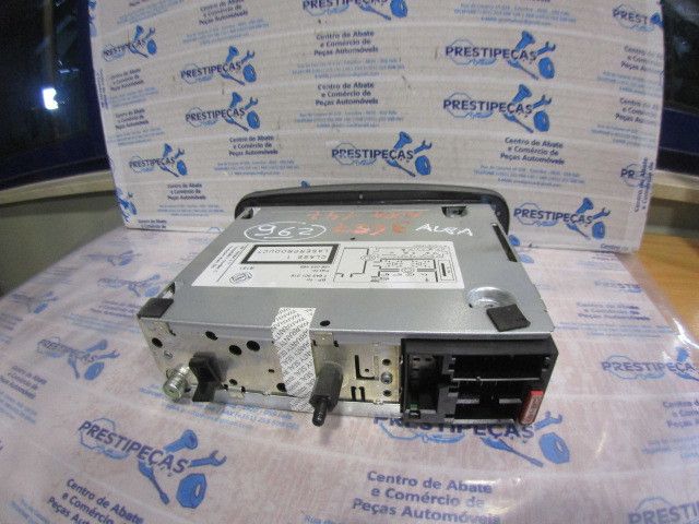 Rádio / auto-rádio ALFA ROMEO 147 (937_)