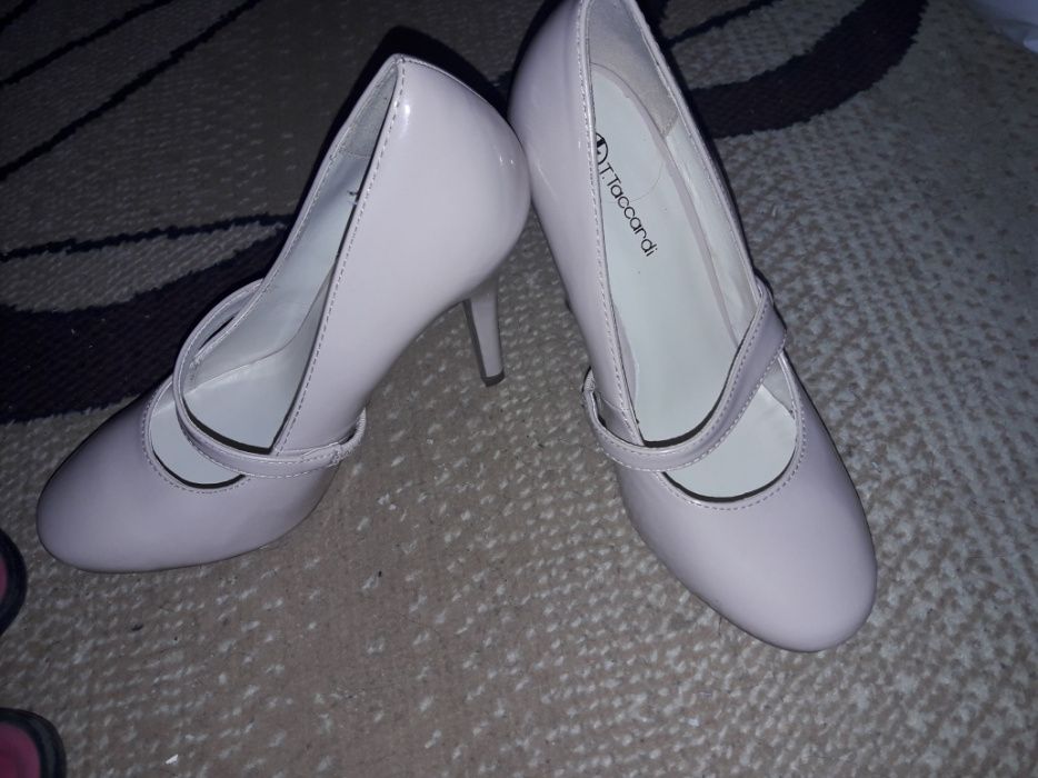 Жіночі туфлі лакові