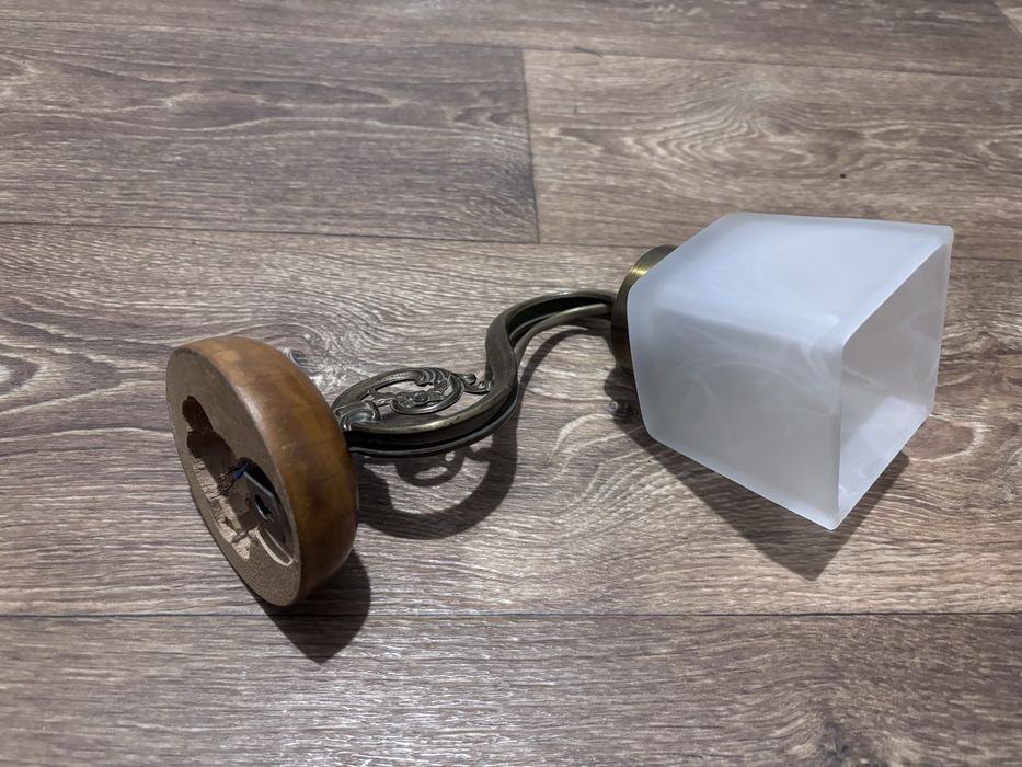 Світильник стіновий