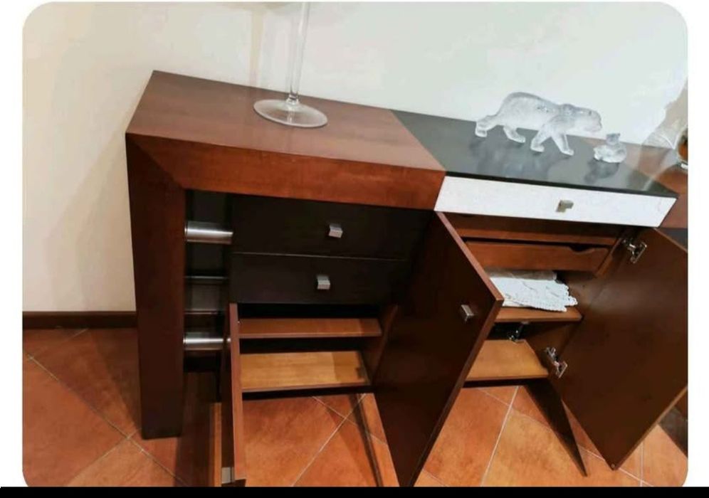 Móvel de sala em madeira