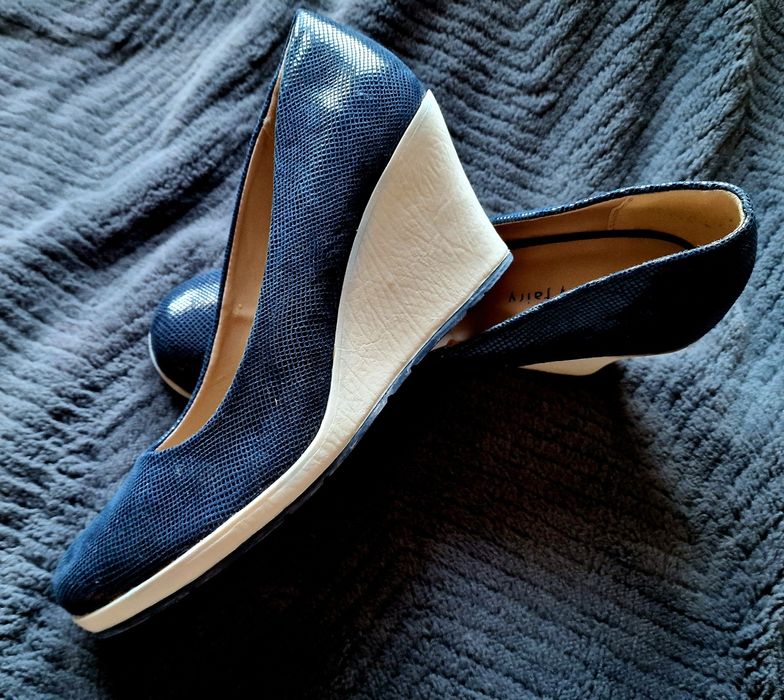 NOWE !!! KOTURN Buty Damskie półbuty na koturnie marki Jenny Fairy granatowy rozmiar 40