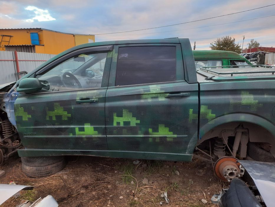 Продам двери Ssang Young Actyon 2008гв