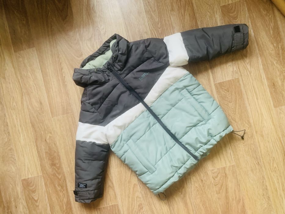 Куртка Reserved весна  на мальчика , 122 см