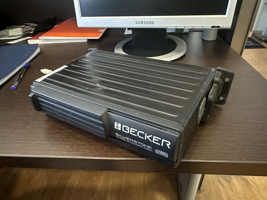 Caixa de CD’s Becker Silverstone 7860 (Ferrari/Maserati)