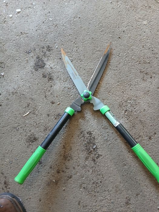 Ножниці та молоток б/у