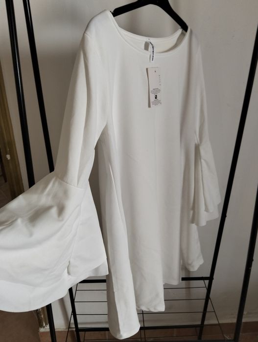 Vestido branco folho