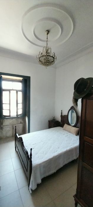 Mobília quarto clássica  em madeira castanheiro