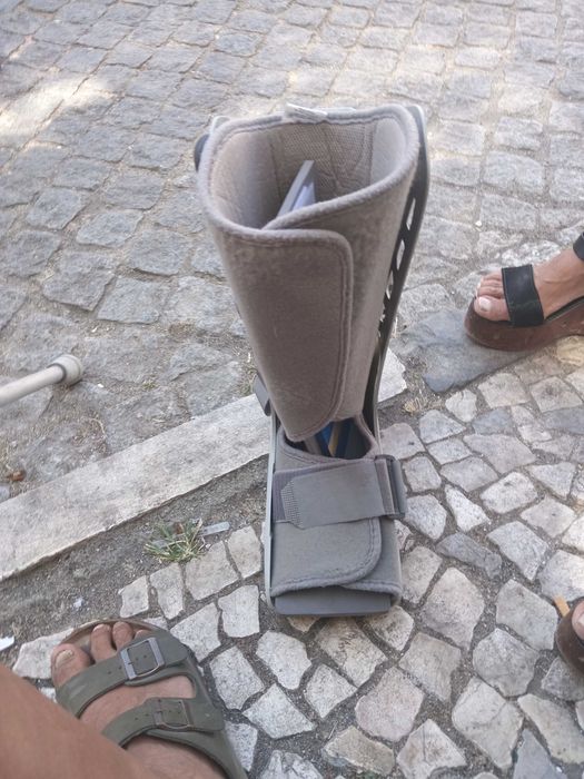Bota ortopedica nova