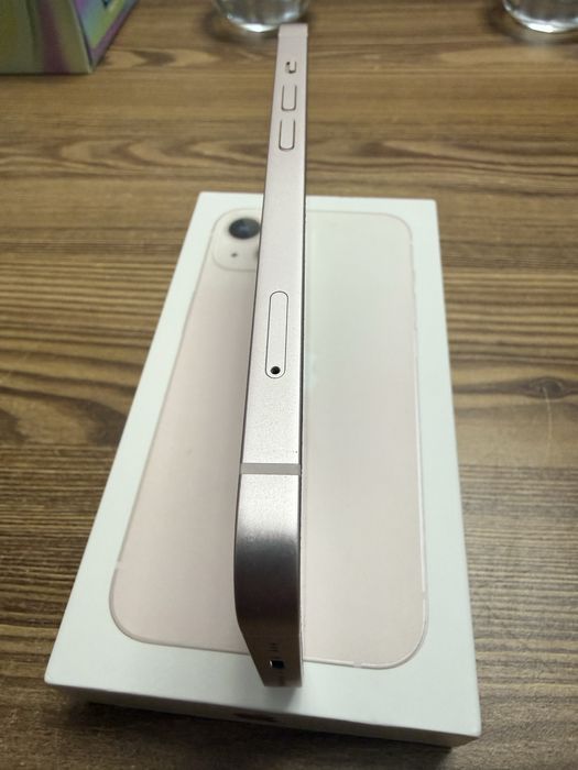 iPhone 13 256 GB Różowy / Pink – świetny stan + 3 etui MagSafe