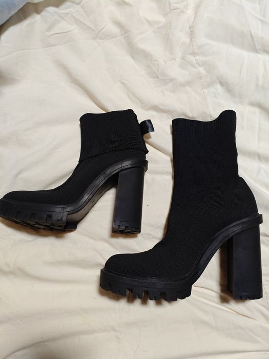 Zara 38 ботільйони