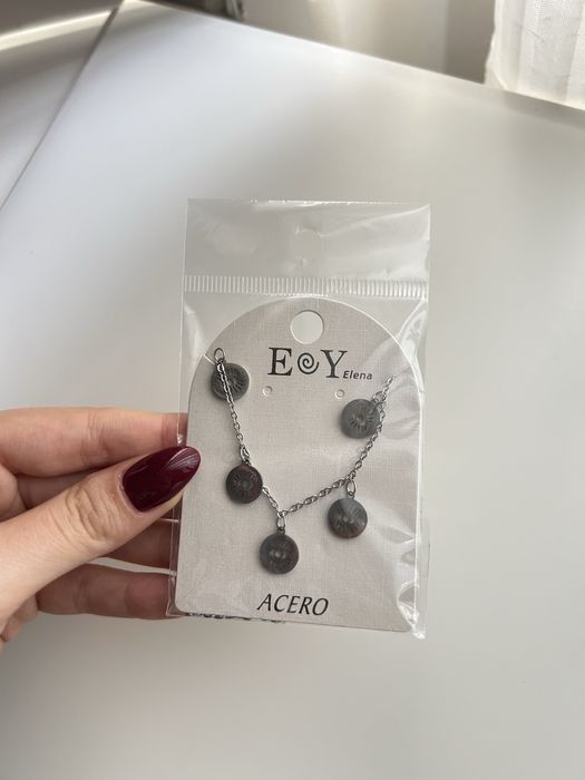 Colar em aço inoxidável NOVO