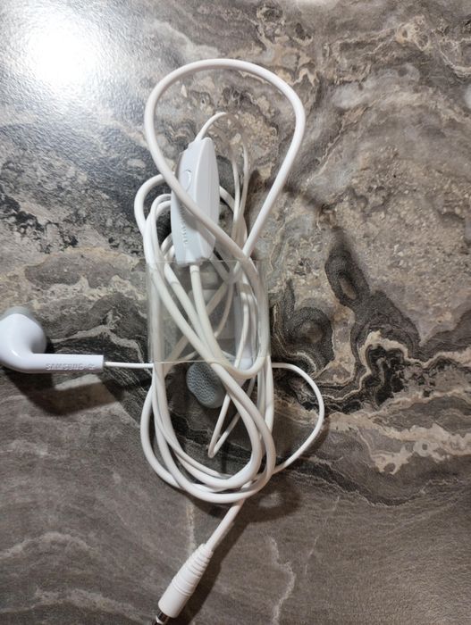 Наушники Samsung,новые