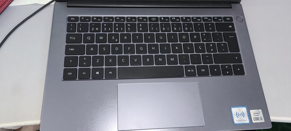 Vendo notebook para peças, não liga. Foi pouco usado