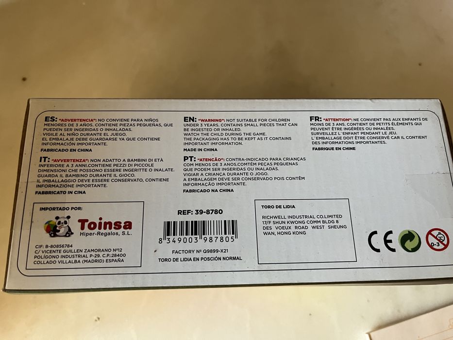 NOVO-Vários touros em resina.