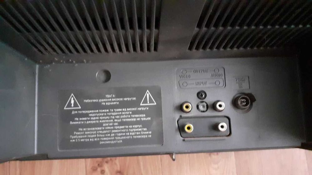 Продам телевізор Samsung CS-21D9R