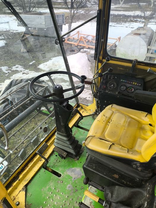 Комбайн John Deere 1052