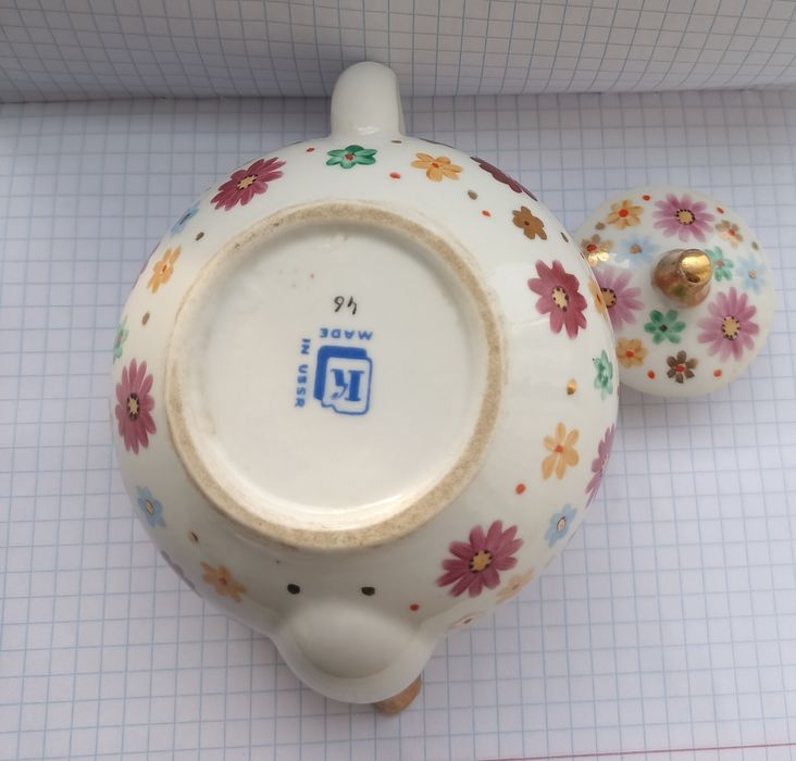 Продам заварочный чайник киевского завода.