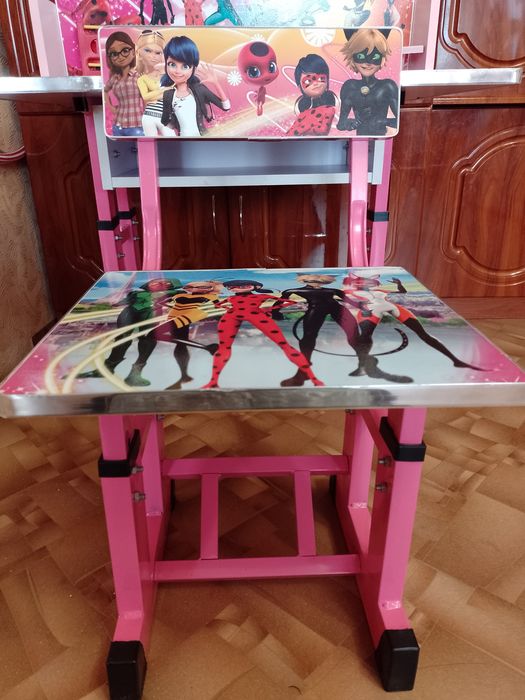 Дитяча парта зі стільцем для віку дитини до 6 років