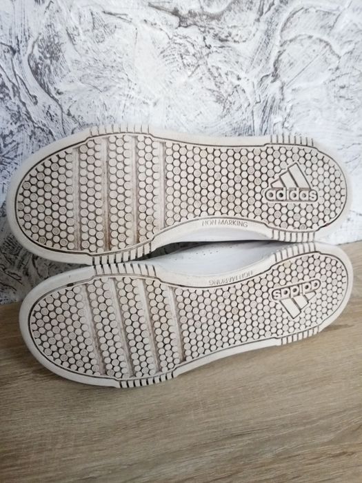 Кроссовки Adidas.38-38.5 р.оригинал