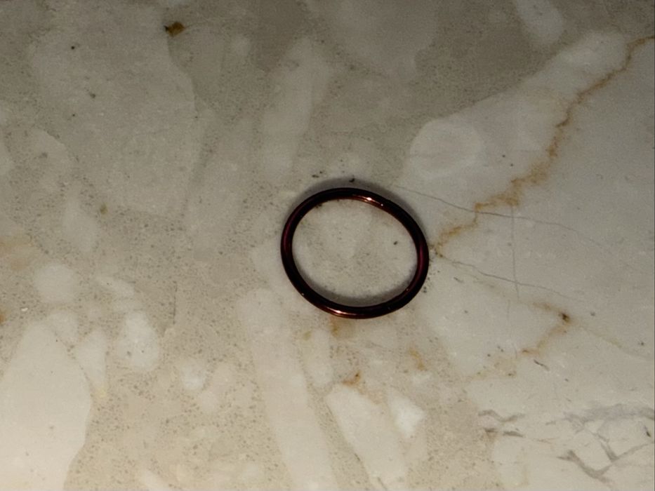 Unisex kolczyk 8 mm piercing 20 G kółko segment tytan