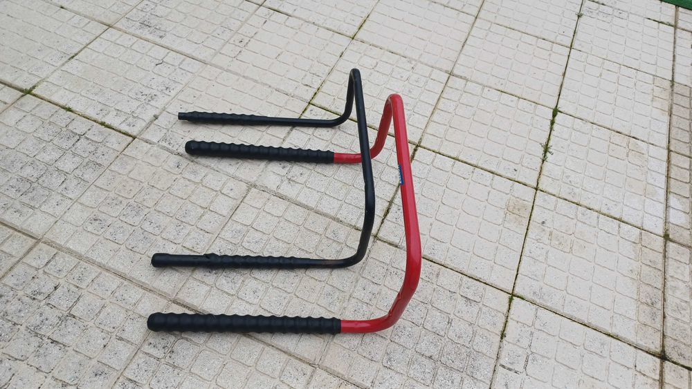 Suporte de Parede para 2 Bicicletas - Marca Mottez (Excelente Estado)