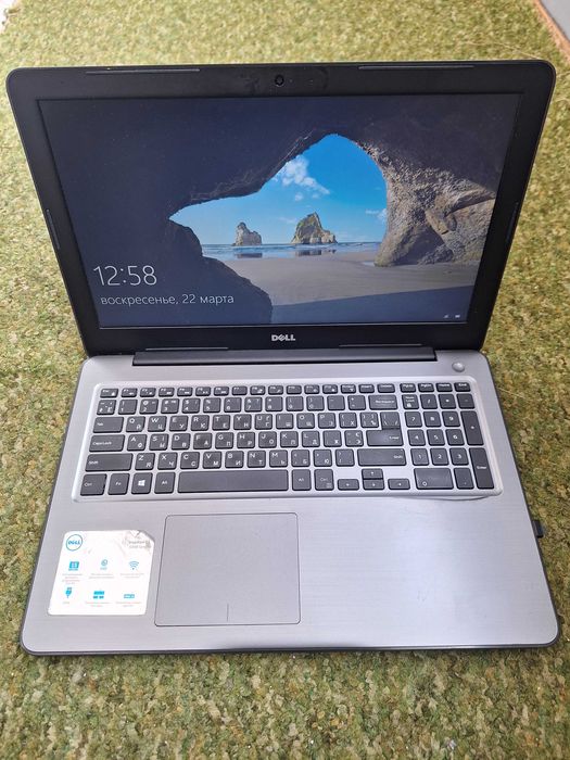 Ноутбук DELL Inspiron 5567. Екран 15,6'. Intel Core i3. Відеокарта AMD