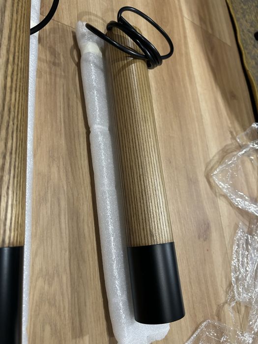 Lampa zwis drewno czarna