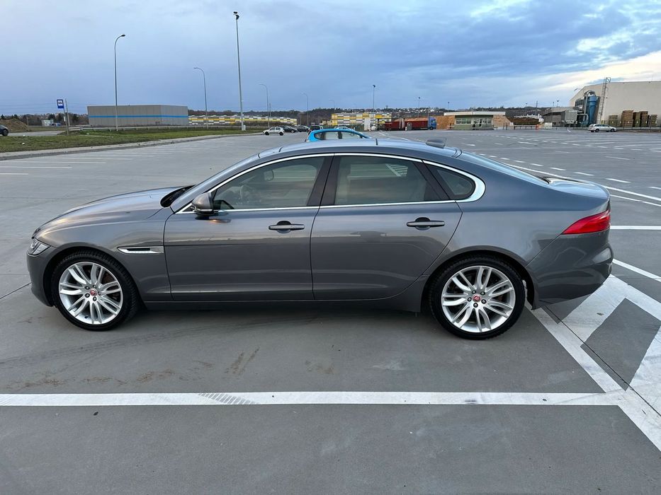 Jaguar XF 3.0 SC benzyna 340KM full led, dociągi