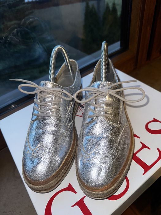 Srebrne trampki oksfordki buty 37 Tamaris