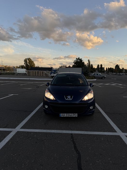 Peujeot 207 2010 рік